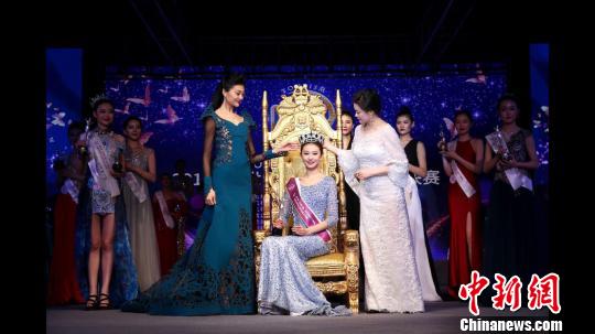 2017世界旅游小姐中国区总决赛29日落幕,河南选手曹灿荣获冠军。 齐建文 摄
