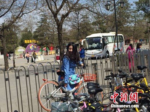 越来越多的用户开始使用共享单车。<a target='_blank' href='http://www.chinanews.com/' _fcksavedurl='http://www.chinanews.com/' ></table>中新网</a> 吴涛 摄
