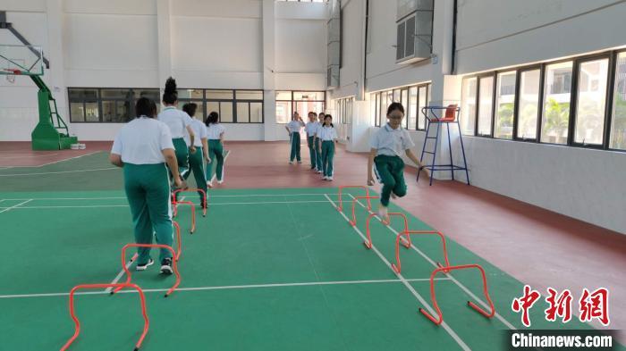 教育部:体育课不允许戴N95口罩 指导方案将很快出台