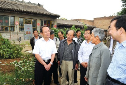 家庭收入分配图_农村家庭收入调查