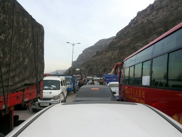 保德县堵车 车辆排队三十多公里-忻州在线 忻州