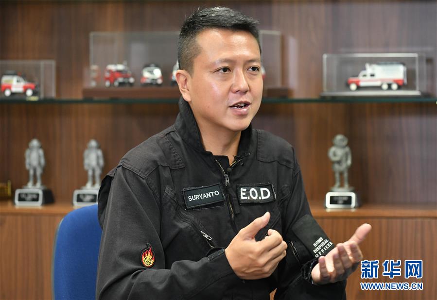 （港澳台&middot;香港故事&middot;图文互动）（1）用手触摸二战炸弹的人——访香港警方拆弹专家