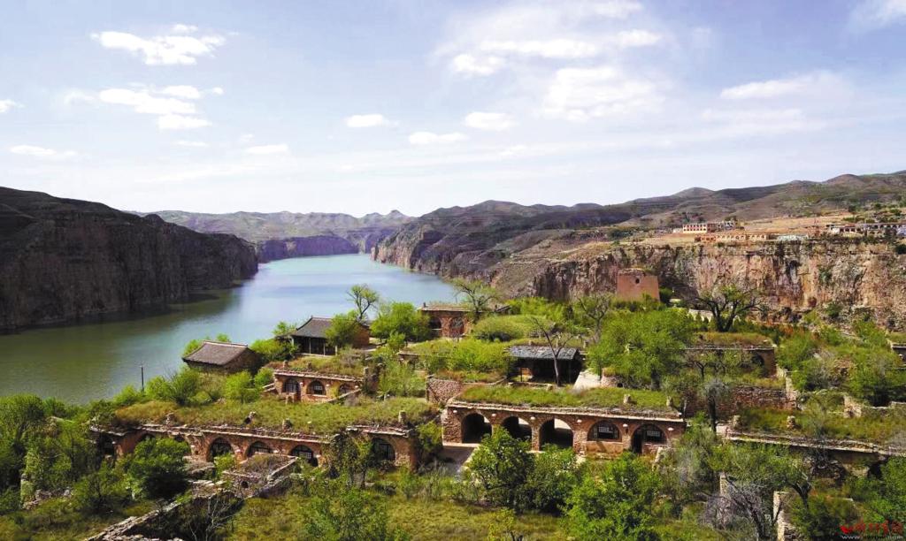 5月19日中国旅游日当天,偏关县老牛湾,乾坤湾等景区实行门票半价的