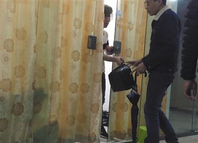 假LV“流水线”隐身网络批发平台用暗语才能搜到