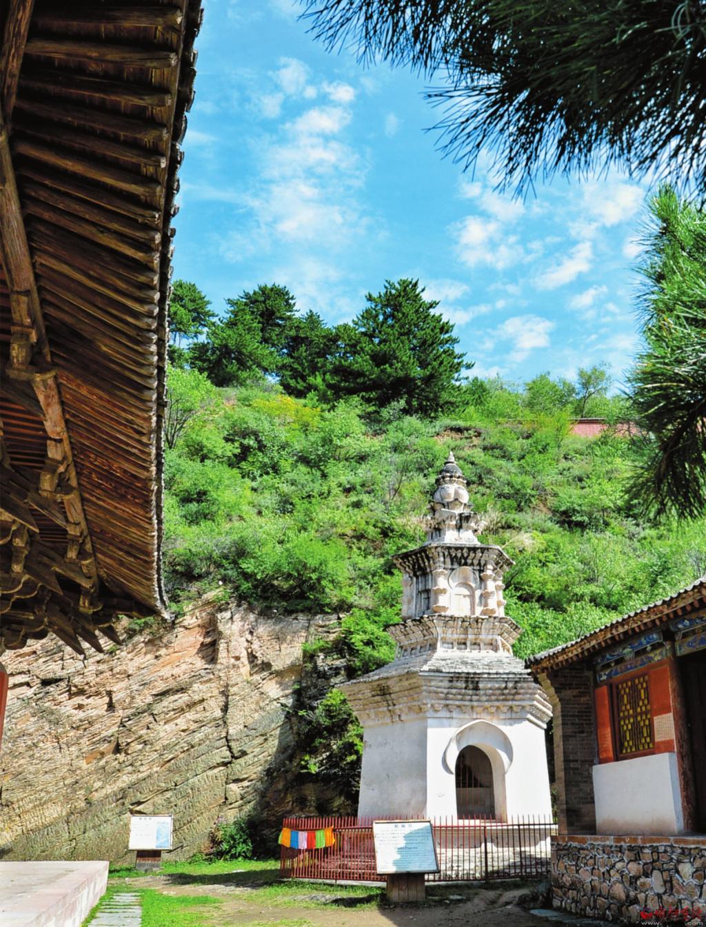 当前位置:>首页>新闻频道>新闻图片>正文>闫家寨村位于五台县豆村镇